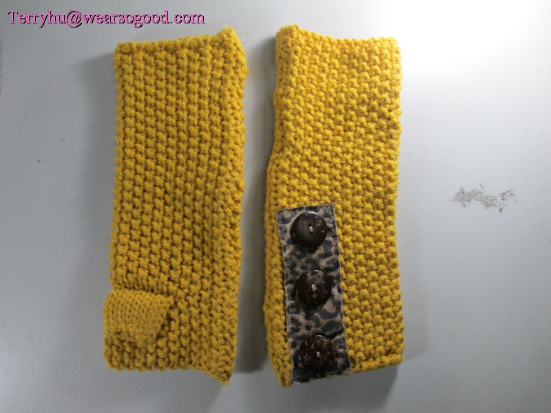 knitted gloves mitten