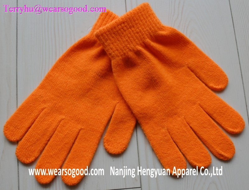 knitted gloves